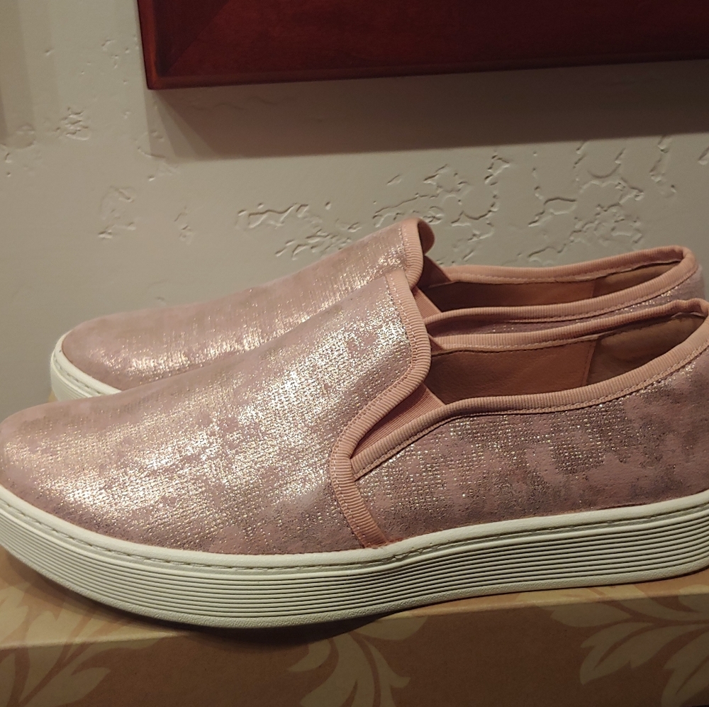 Sofft sneakers